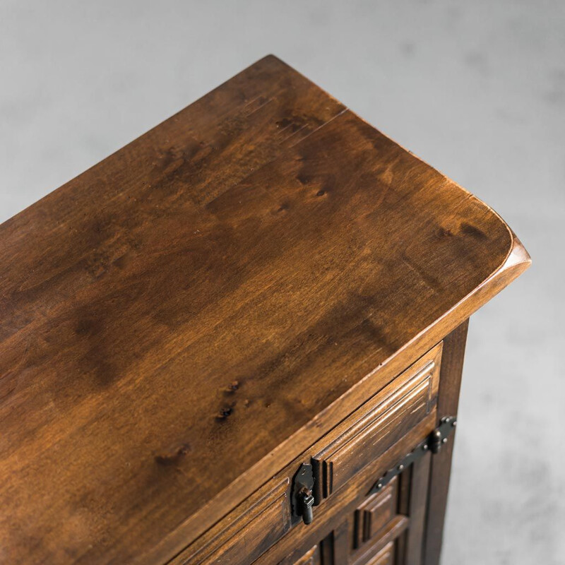 Aparador vintage de madera con detalles metálicos, 1950