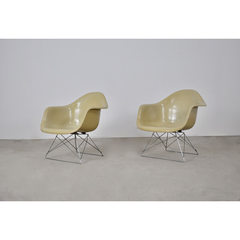 Pair of vintage armchairs by Charles and Ray Eames for Herman Miller, 1970s