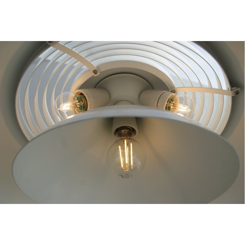 Lampe vintage "AJ Royal" blanche par Arne Jacobsen pour le SAS Royal Hotel Copenhagen, 1960
