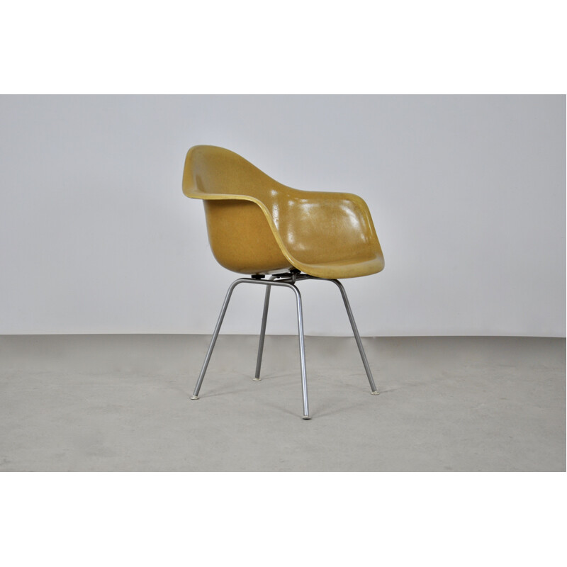 Vintage chair by Charles & Ray Eames for Herman Miller, 1970