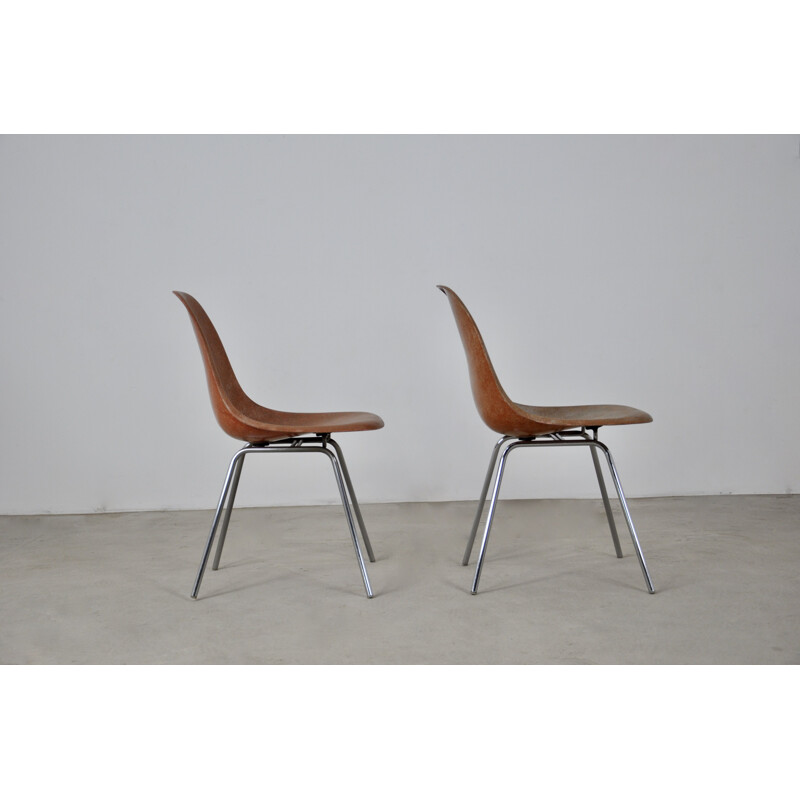 Pair of vintage chairs by Charles and Ray Eames for Herman Miller, 1960