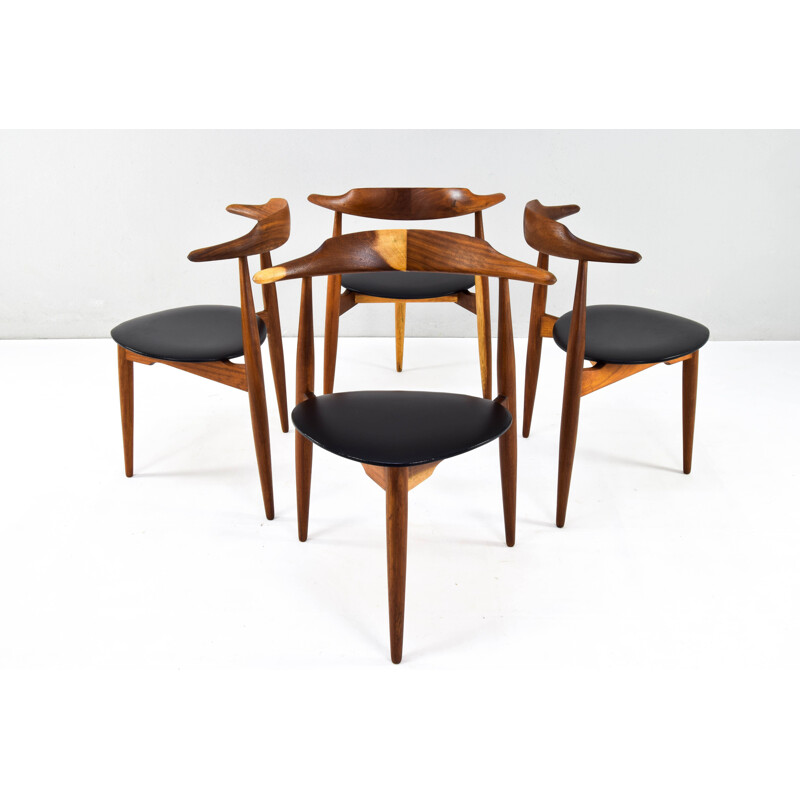 Set of four mid-century modern Heart 4104 Dining chairs by Hans Wegner, Denmark 1950s