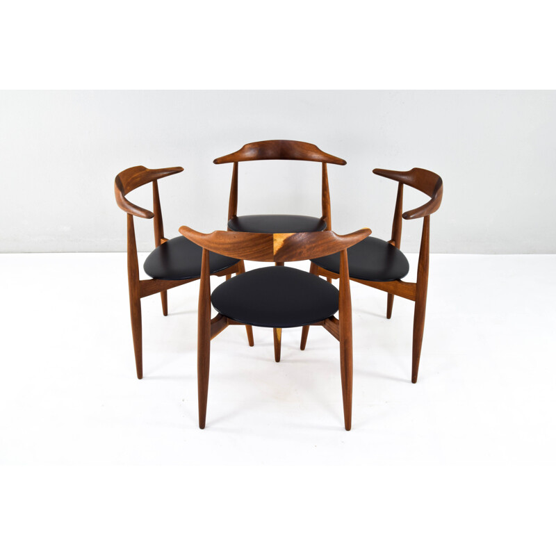 Vier Esszimmerstühle Coeur 4104 von Hans Wegner, Dänemark 1950