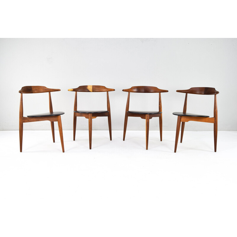 Quatro cadeiras de jantar Coeur 4104 de Hans Wegner, Dinamarca 1950