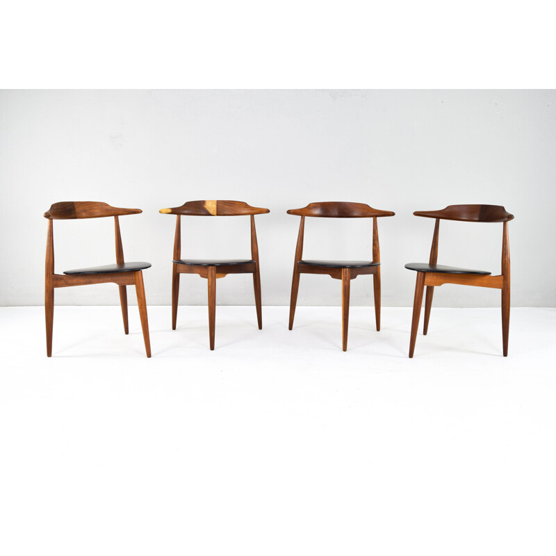 Set of four mid-century modern Heart 4104 Dining chairs by Hans Wegner, Denmark 1950s