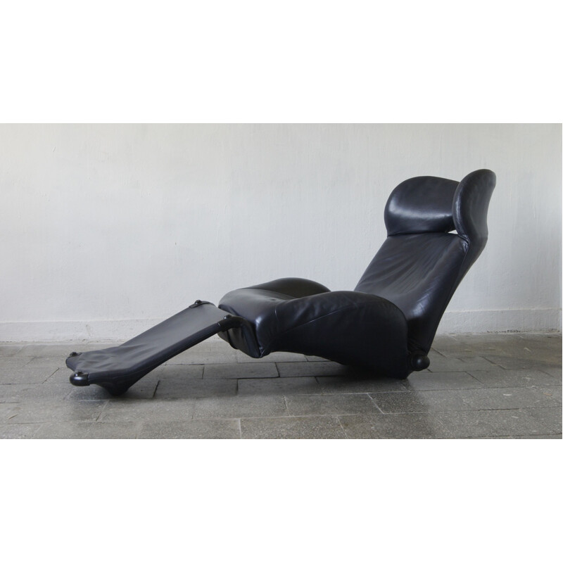 Vintage wink lounge chair in leather by Toshiyuki Kita for Cassina
