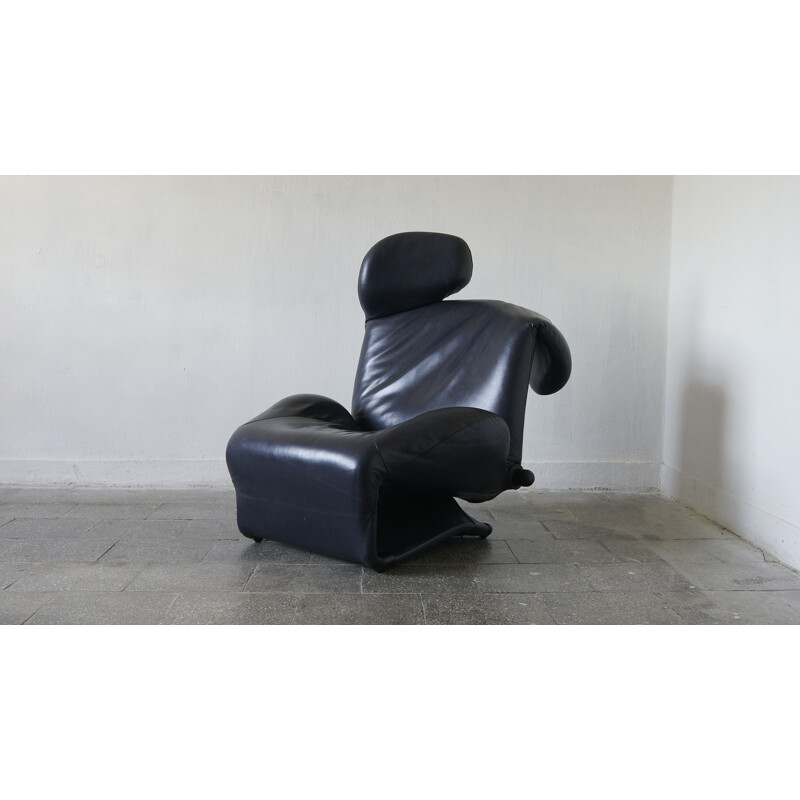 Vintage wink lounge chair in leather by Toshiyuki Kita for Cassina