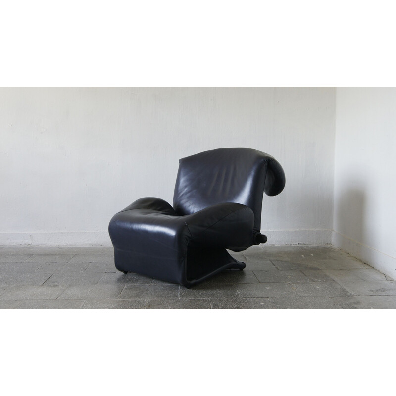 Vintage wink lounge chair in leather by Toshiyuki Kita for Cassina