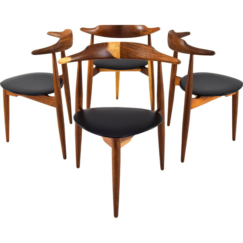 Set of four mid-century modern Heart 4104 Dining chairs by Hans Wegner, Denmark 1950s