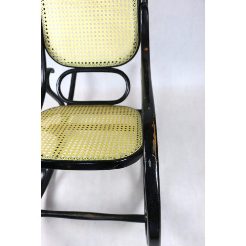 Schwarzer Vintage-Schaukelstuhl von Michael Thonet, 1970