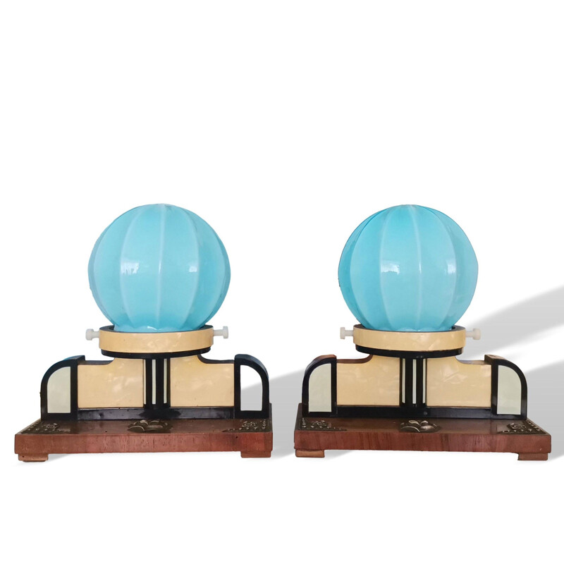 Paire de lampes de table Art Déco vintage en verre opalin bleu et bois, 1940