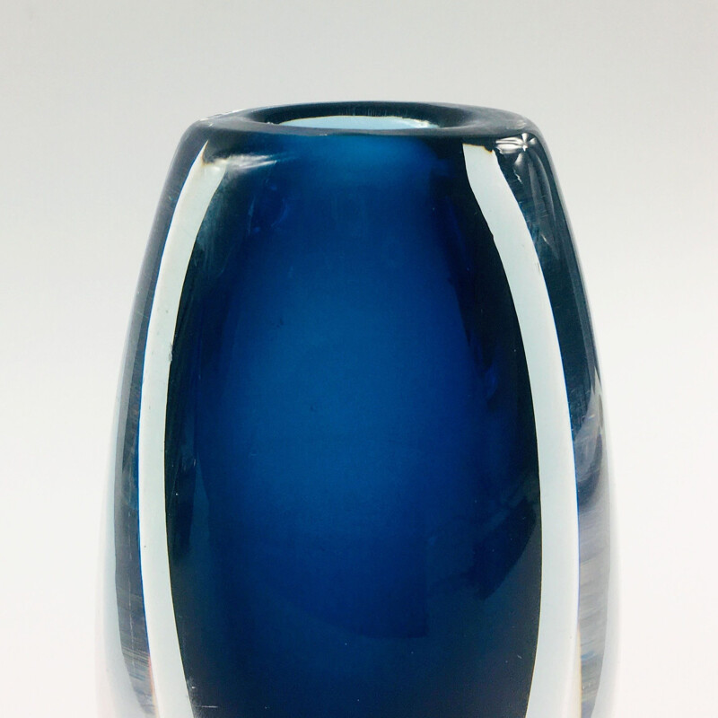Vase scandinave vintage en verre Sommerso par Vicke Lindstrand pour Kosta, Suède 1960