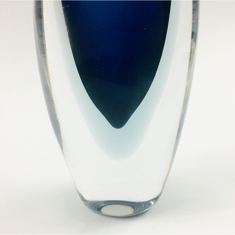 Vase scandinave vintage en verre Sommerso par Vicke Lindstrand pour Kosta, Suède 1960