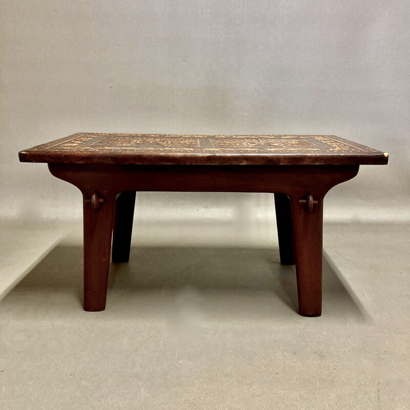 Vintage houten en lederen salontafel van Angel Pazmino, 1960