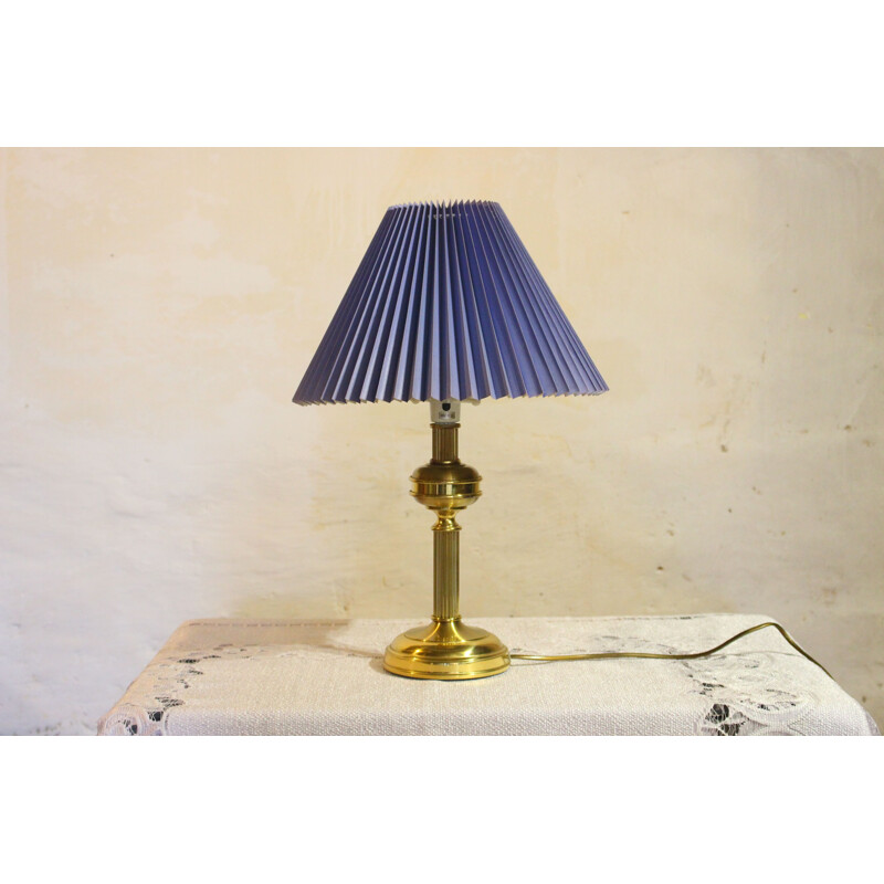 Lampada da tavolo danese vintage in ottone con paralume blu