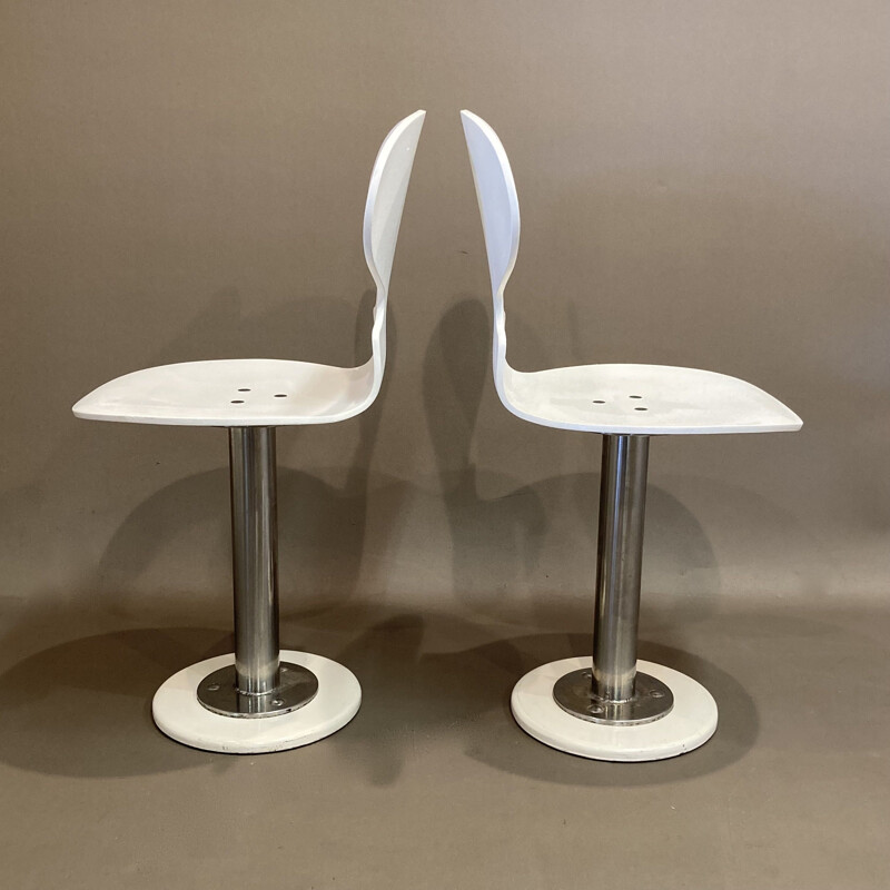 Coppia di sedie vintage in legno laccato e metallo di Arne Jacobsen, 1960