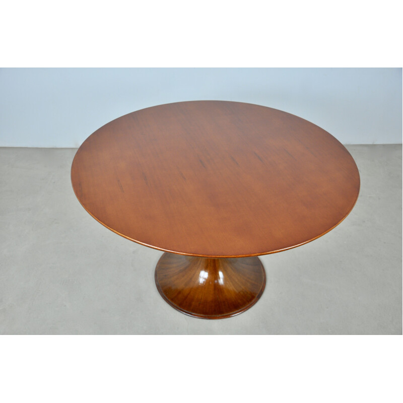 Table vintage ronde en bois par Luigi Massoni pour Mobilia, 1959