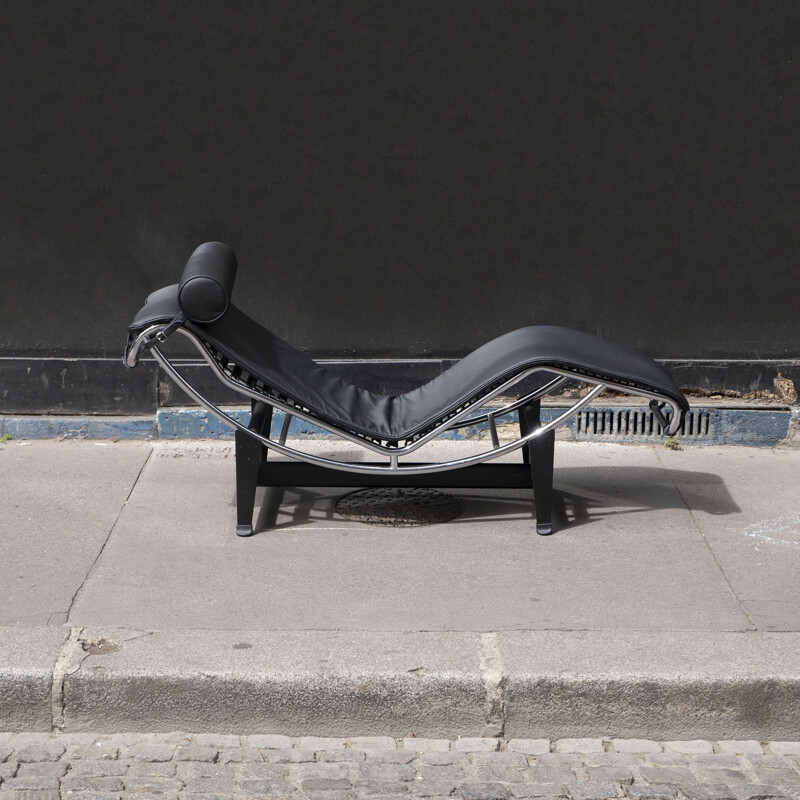 Vintage lounge chair lc4 by Le Corbusier, Pierre Janneret and Charlotte Perriand for Cassina, 1970
