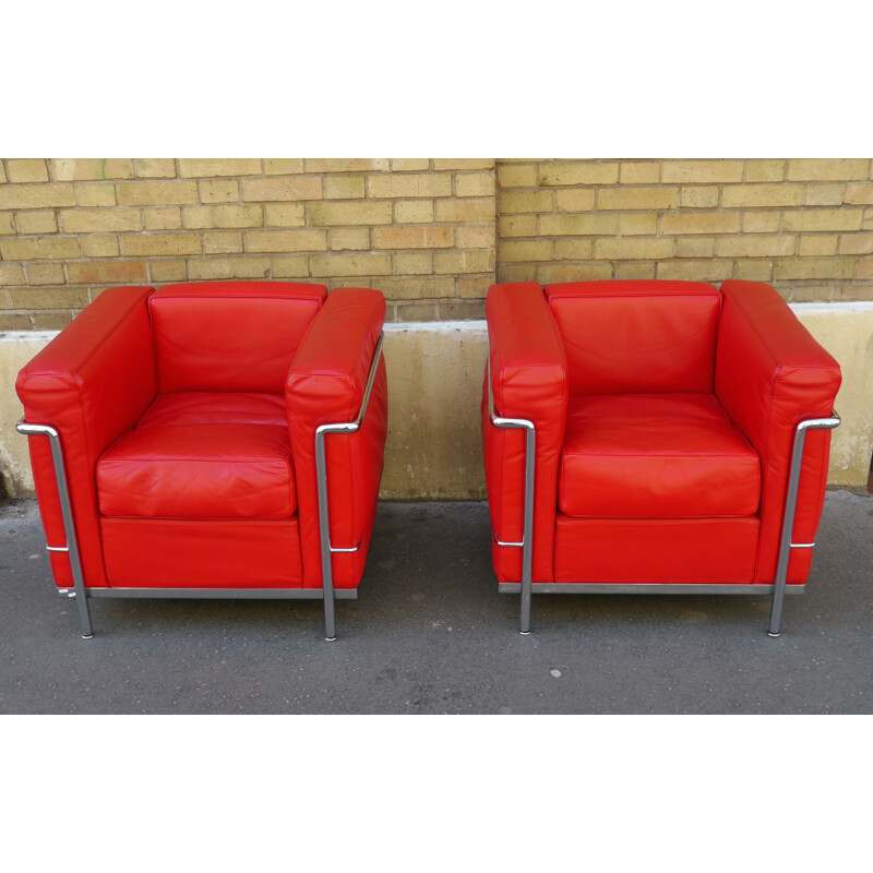 Pair of "LC2" armchairs, Le CORBUSIER, Charlotte PERRIAND and Pierre JEANNERET - 1990s