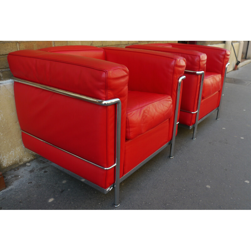 Pair of "LC2" armchairs, Le CORBUSIER, Charlotte PERRIAND and Pierre JEANNERET - 1990s