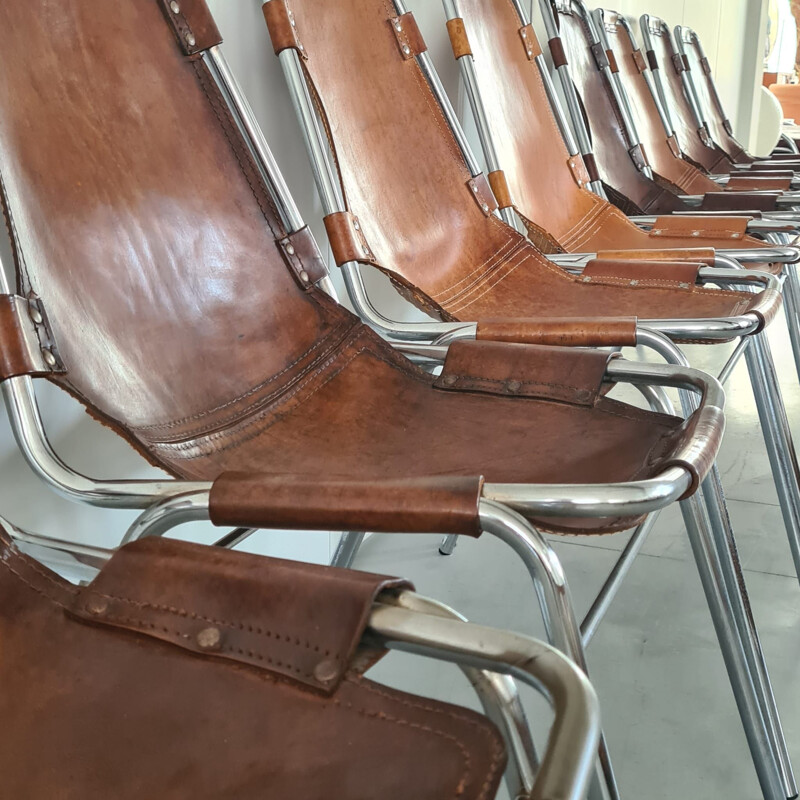Conjunto de 8 cadeiras de couro seleccionadas por Charlotte Perriand para Les Arcs, França 1960