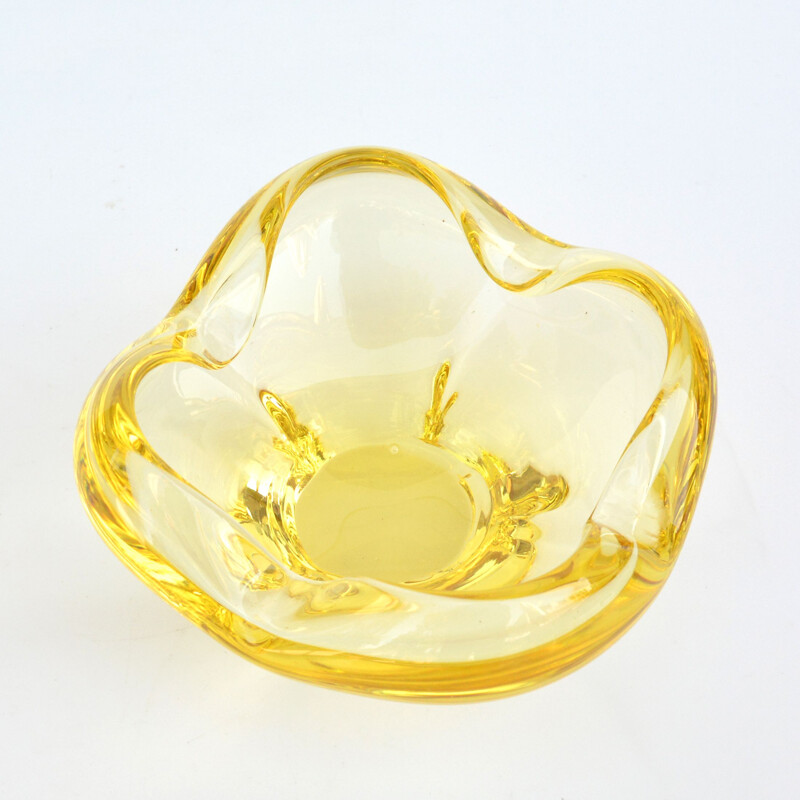 Cendrier vintage en verre cristal jaune de Miloslav Klinger pour Zelezny Brod Sklo, 1960