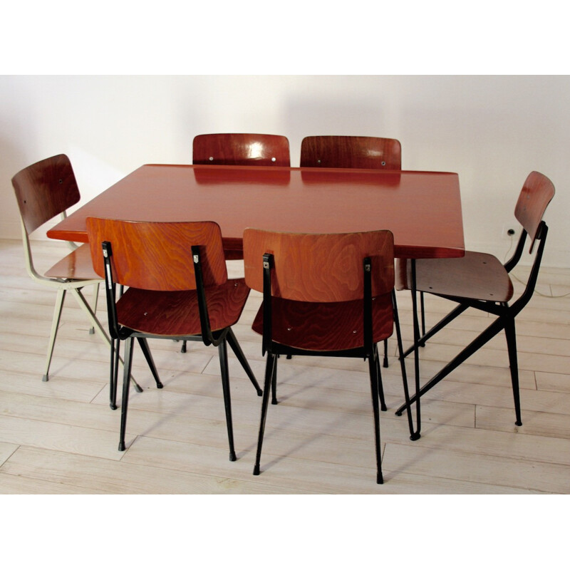 Danish dining table in solid wood with metal hairpin legs - 1950s