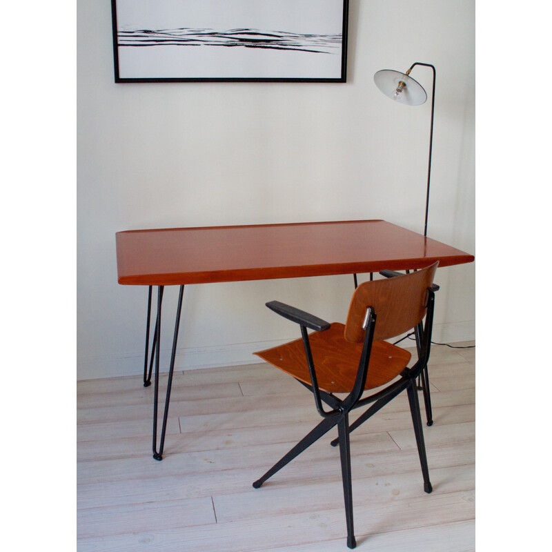 Danish dining table in solid wood with metal hairpin legs - 1950s