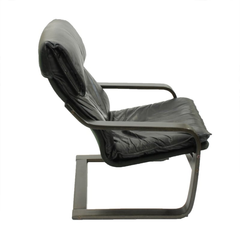 Paire de fauteuils scandinaves en cuir noir et bois - 1970
