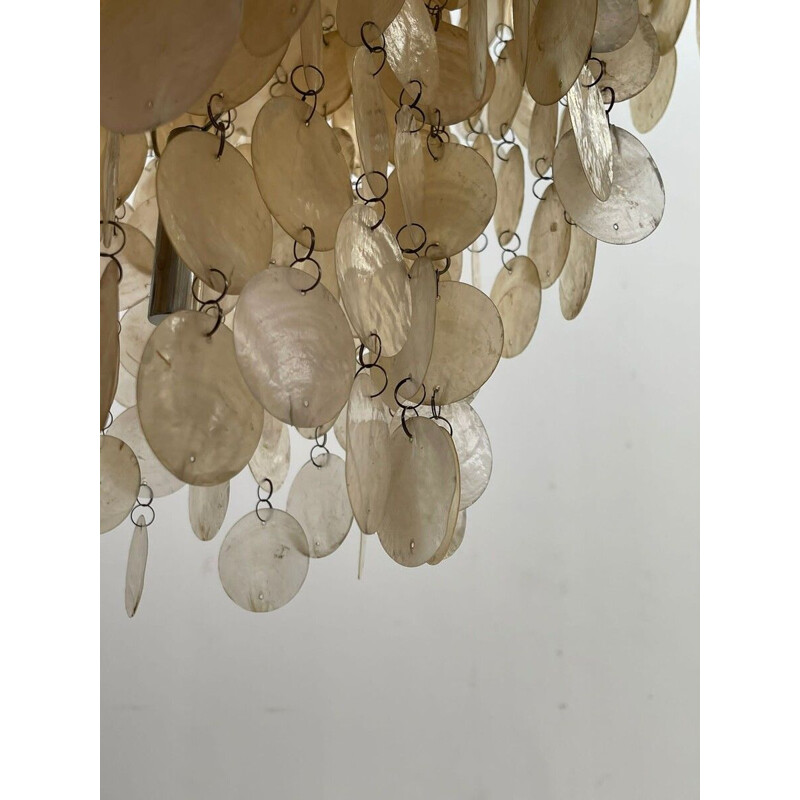 Vintage Fun 8Dm Seashell chandelier by Verner Panton