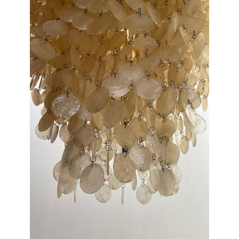 Vintage Fun 8Dm Seashell chandelier by Verner Panton