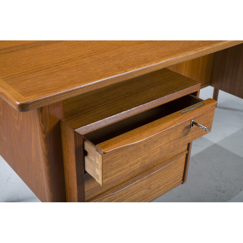 Bureau danois vintage en teck de Peter Lovig Nielsen pour Hedensted Mobelfabrik, 1961