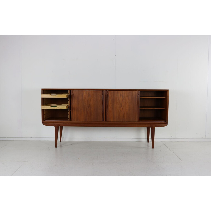 Credenza danese vintage in teak di Gunni Omann