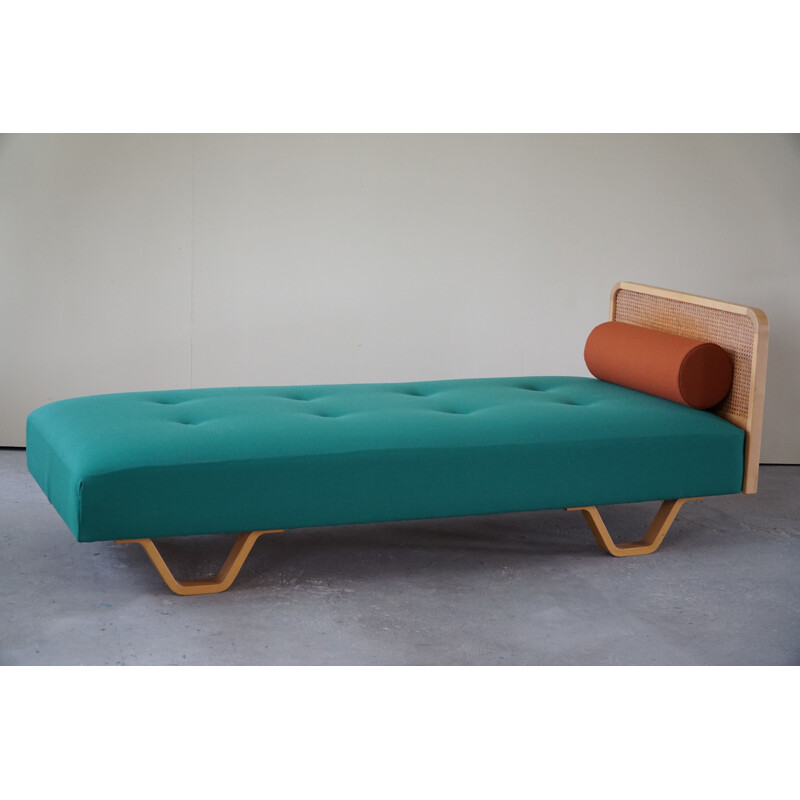 Letto d'epoca rivestito in tessuto verde di Getama, Danimarca 1980