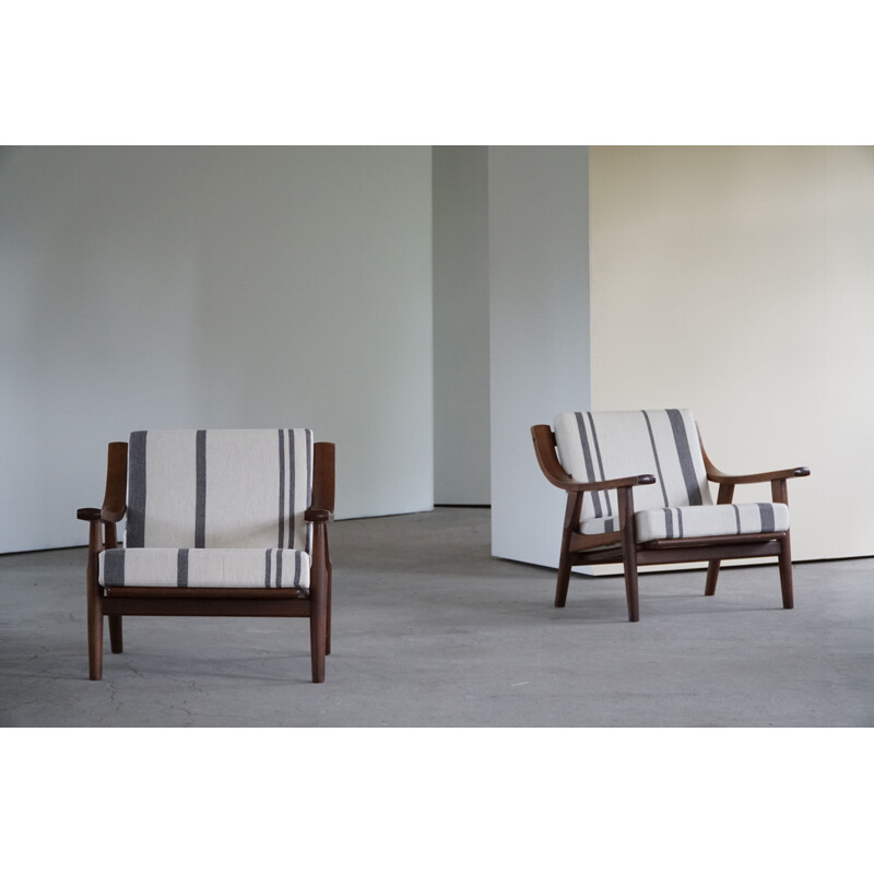 Pair of vintage armchairs in savak wool by Hans J. Wegner for Getama