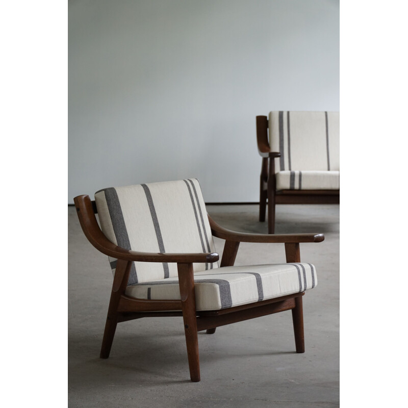 Coppia di poltrone vintage in lana savate di Hans J. Wegner per Getama