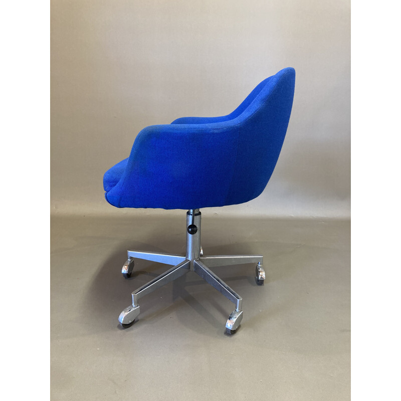 Vintage blue swivel chair, 1950