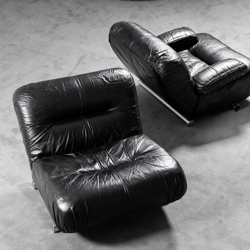 Paar vintage zwart lederen fauteuils van Giuseppe Munari, 1960