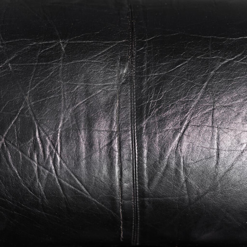 Pair of vintage black leather armchairs by Giuseppe Munari, 1960