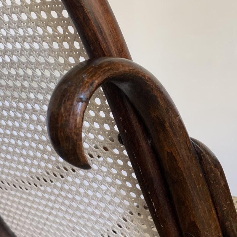 Thonet Vintage-Schaukelstuhl aus Rohrgeflecht
