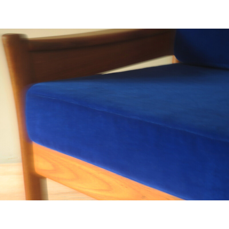 Fauteuil vintage Dyrlund en teck et velours bleu, Danemark 1970