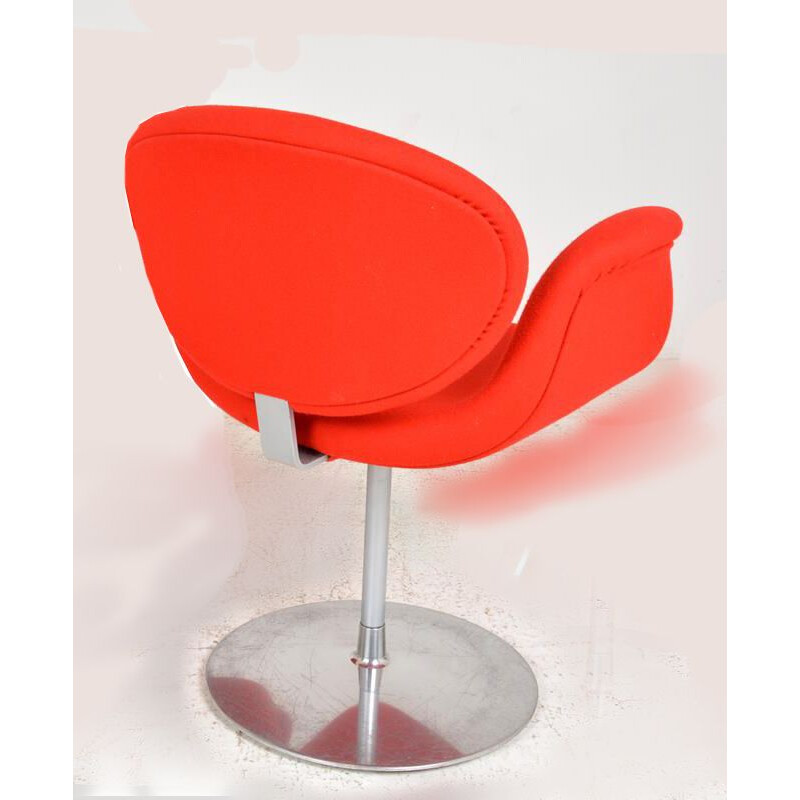 Cadeira de braços giratória "Little Tulip" de Pierre Paulin