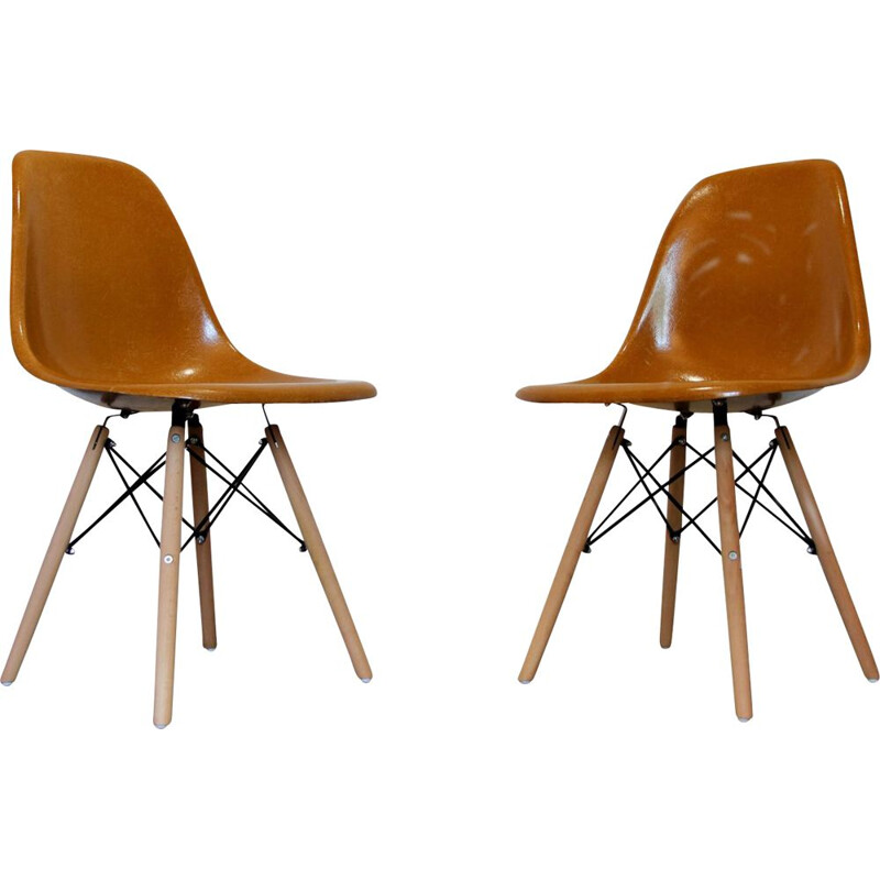 Par de cadeiras Dsw vintage de Charles e Ray Eames para Herman Miller, 1960