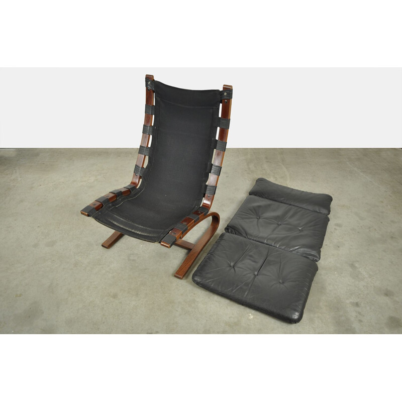 Scandinavian vintage armchair with footrest by Ingmar Relling for Westnofa, Norway 1970s