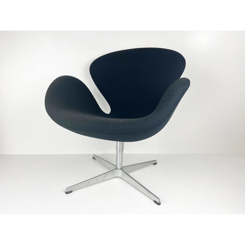 Sedia vintage Swan 3320 di Arne Jacobsen per Fritz Hansen, Danimarca 2003