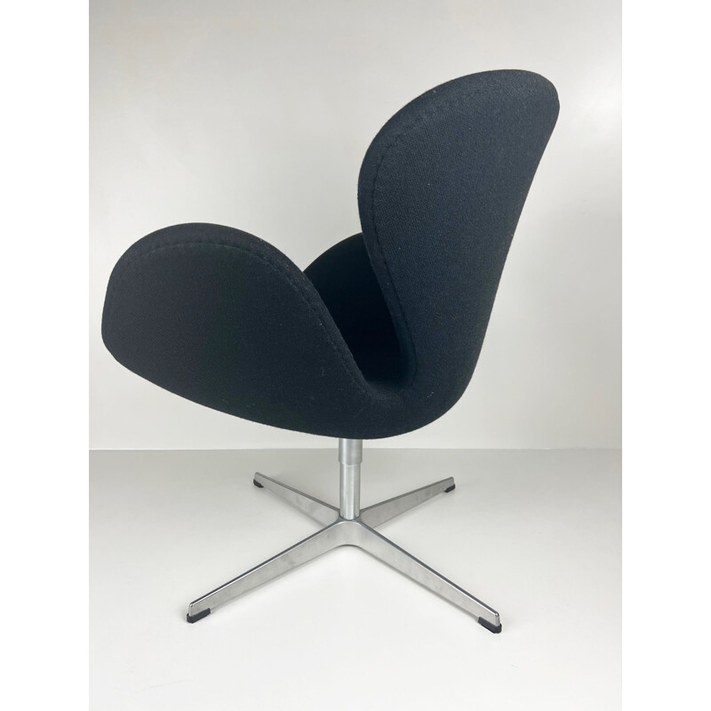 Sedia vintage Swan 3320 di Arne Jacobsen per Fritz Hansen, Danimarca 2003