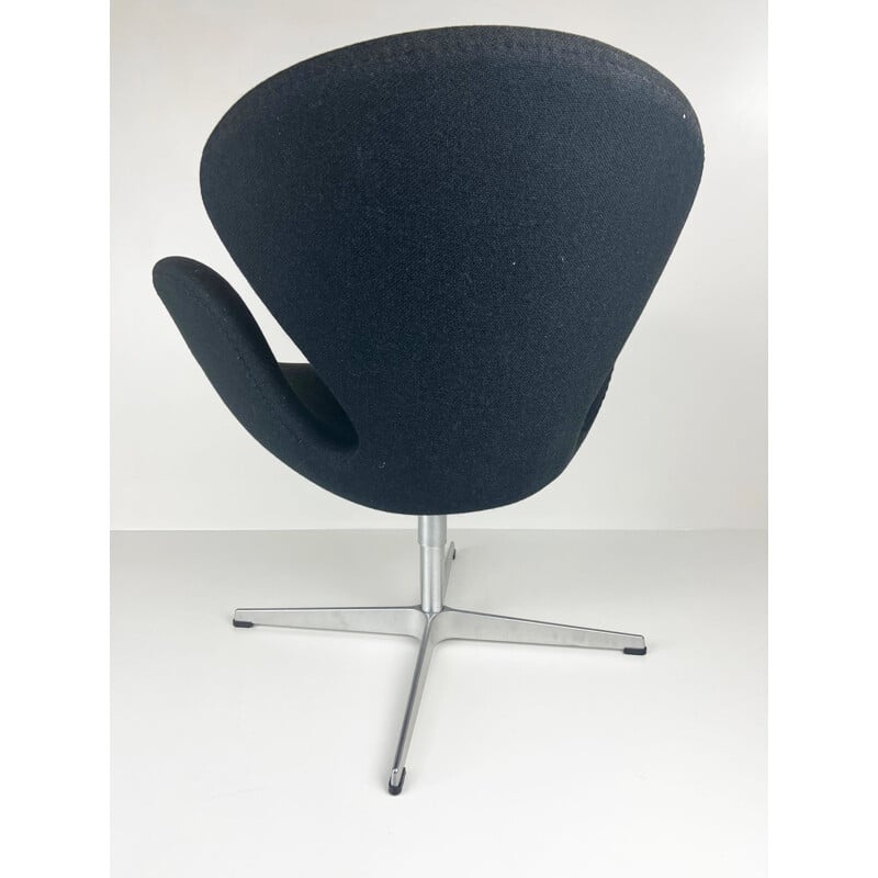 Swan 3320 vintage stoel van Arne Jacobsen voor Fritz Hansen, Denemarken 2003