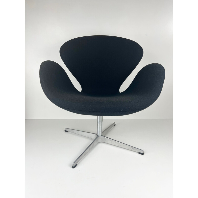 Swan 3320 vintage stoel van Arne Jacobsen voor Fritz Hansen, Denemarken 2003