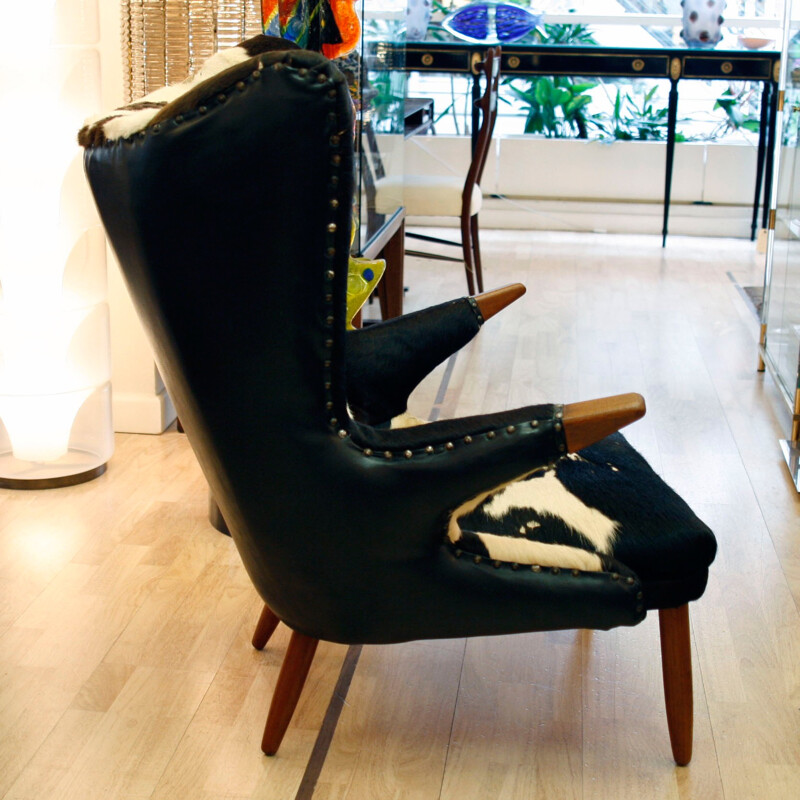 Vintage cowhide armchair by Svend Skipper, 1950