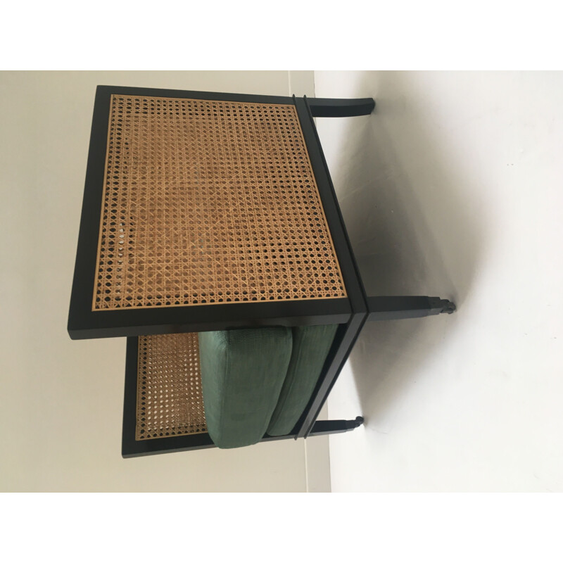 Sessel mit Vintage-Kissen aus schwarz lackiertem Holz, Rohrgeflecht und Messing